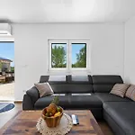 Pet Friendly In With Outdoor Swimming Pool Vodice