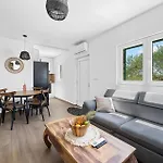 Holiday home Pet Friendly In With Outdoor Swimming Pool