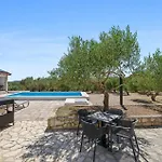 펜션 Pet Friendly In With Outdoor Swimming Pool