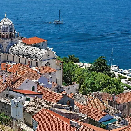 Pet Friendly In With Outdoor Swimming Pool Сasa de vacaciones