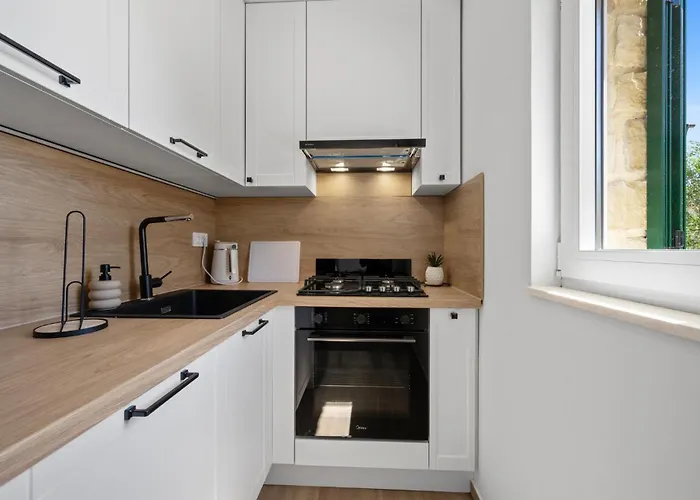 Pet Friendly In With Outdoor Swimming Pool