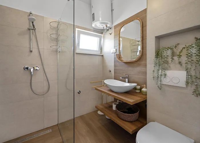 Сasa de vacaciones Pet Friendly In With Outdoor Swimming Pool *