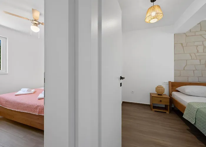 Vakantiehuis Pet Friendly In With Outdoor Swimming Pool