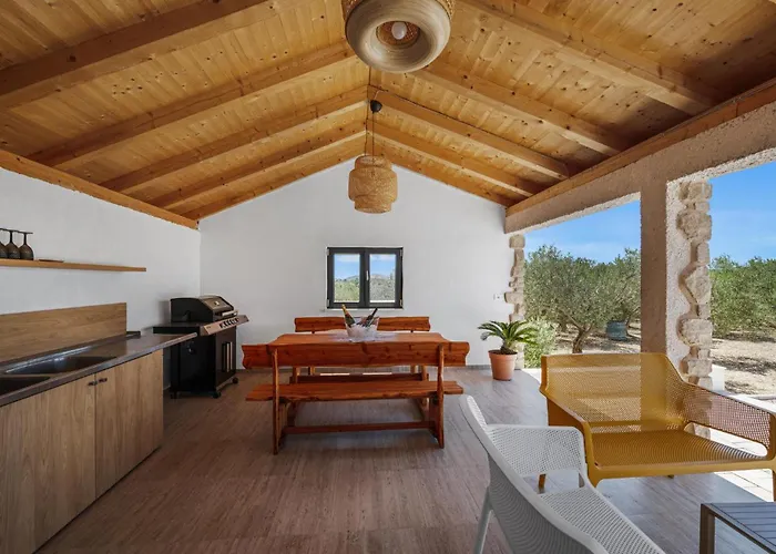 Pet Friendly In With Outdoor Swimming Pool Сasa de vacaciones Vodice