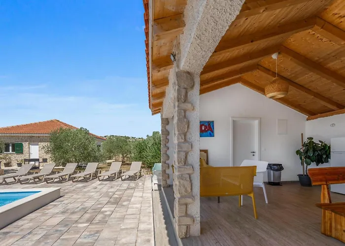 Сasa de vacaciones Pet Friendly In With Outdoor Swimming Pool *